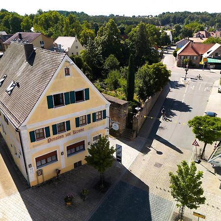 Hotel Garni Und Apartments Zur Krone Хильпольтштайн Экстерьер фото